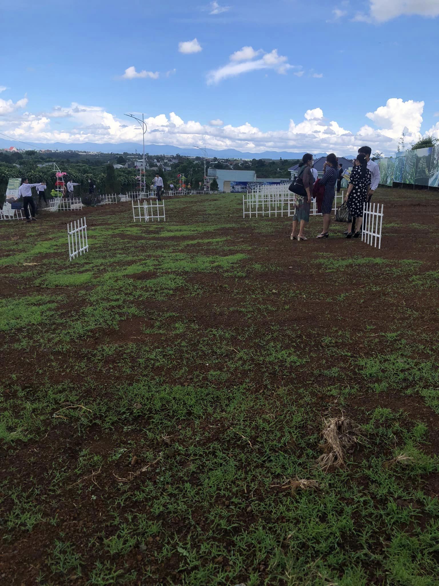 PHÒNG TRÁNH RỦI RO PHÁP LÝ KHI MUA ĐẤT NỀN DỰ ÁN: MỘT SỐ VẤN ĐỀ LÝ LUẬN VÀ THỰC TIỄN!